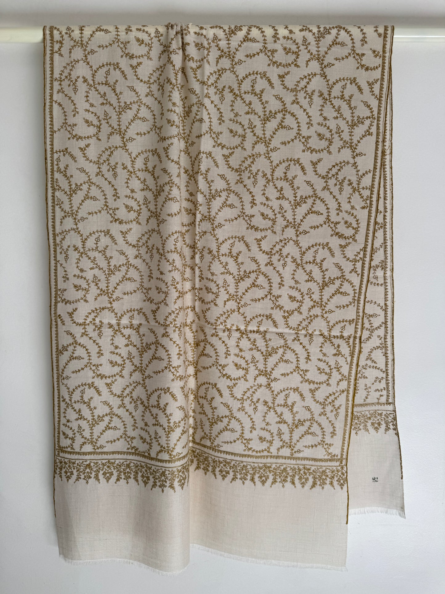 Sozni Ivory Hand Embroidery Pashmina stole