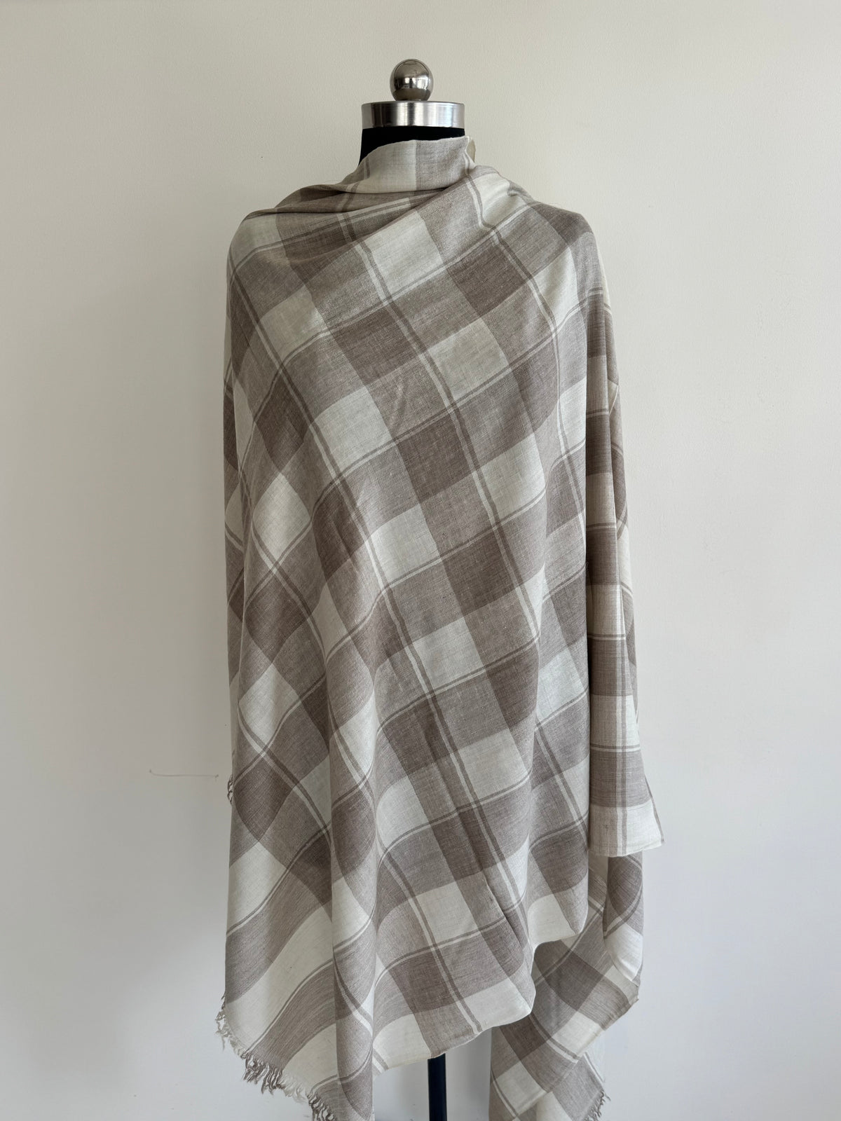 Pashmina Handloom woven check shawl size 100 x 200 Cm