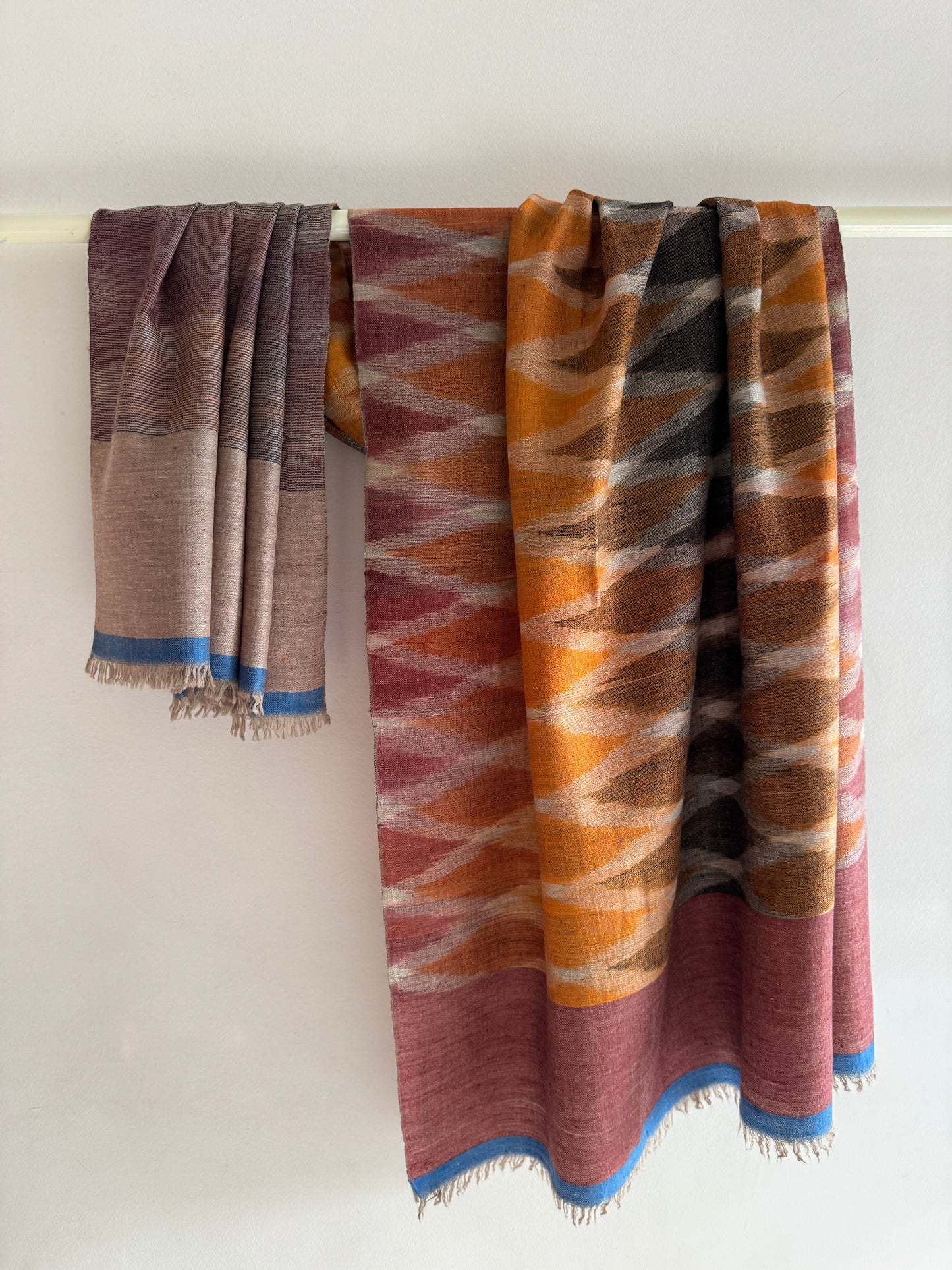 Pashmina Handloom woven Ikat Reversible shawl size 100 x 200 Cm
