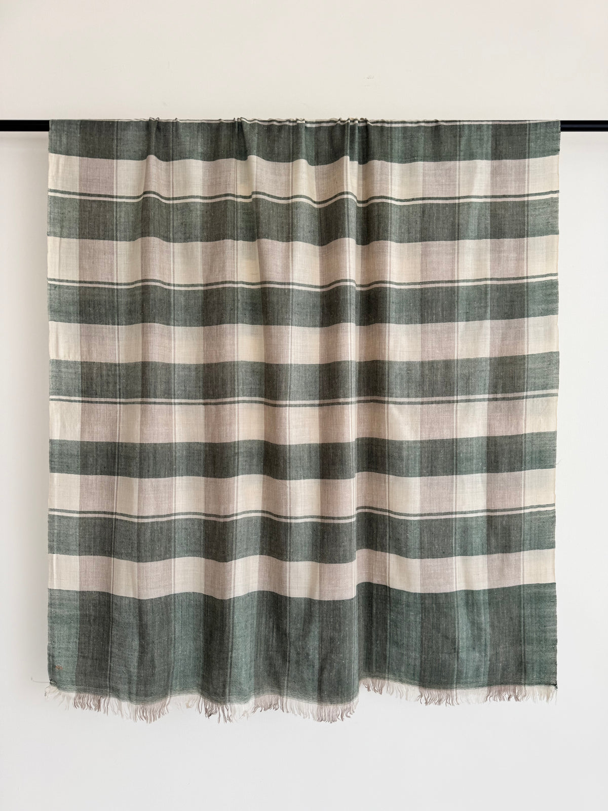 Pashmina Handloom woven check shawl size 100 x 200 Cm