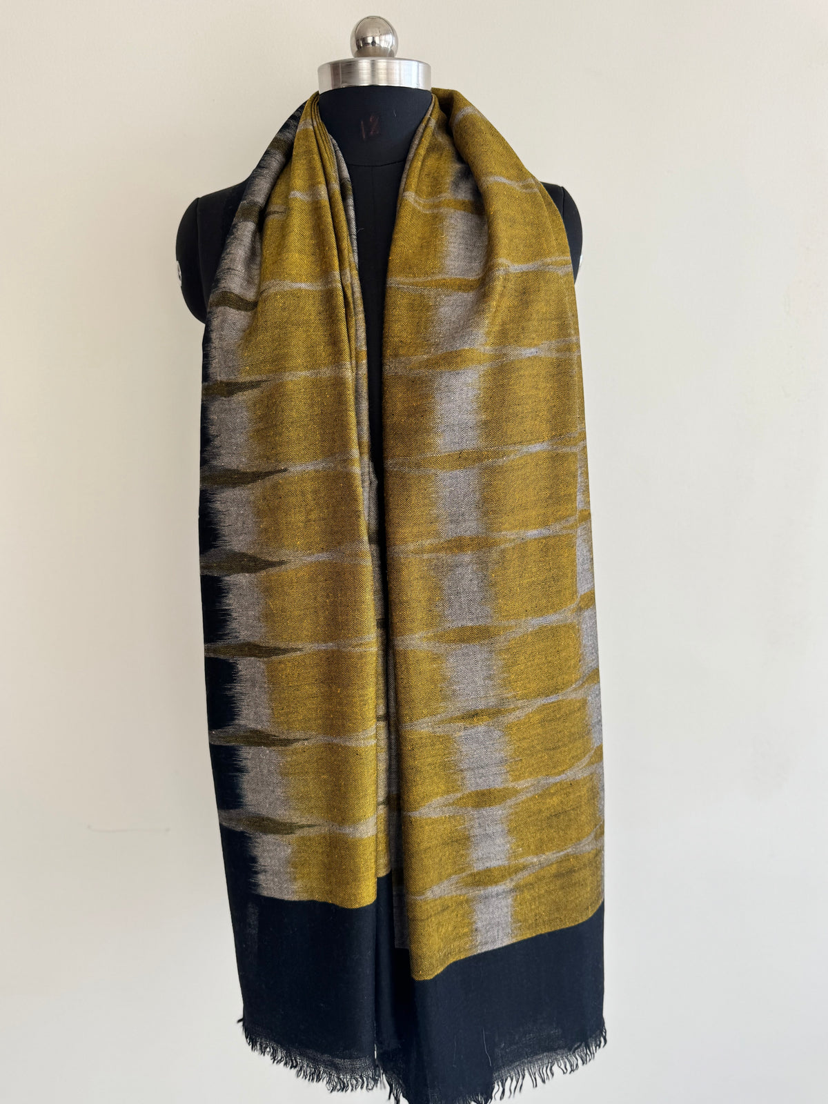 Pashmina Handloom woven ikat shawl size 100 x 200 Cm