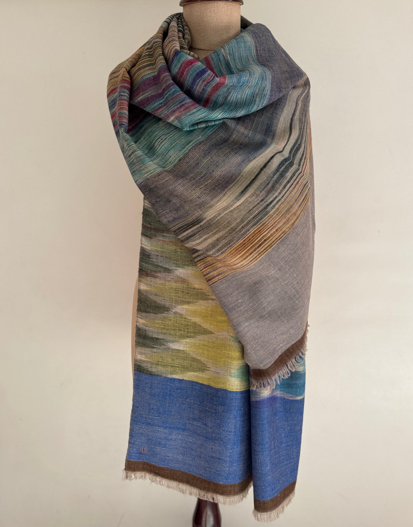 Pashmina Handloom woven Ikat Reversible shawl size 100 x 200 Cm